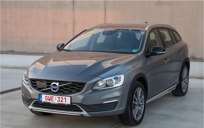 Volvo V60 Cross Country cena 59900 przebieg: 248315, rok produkcji 2017 z Lublin małe 631